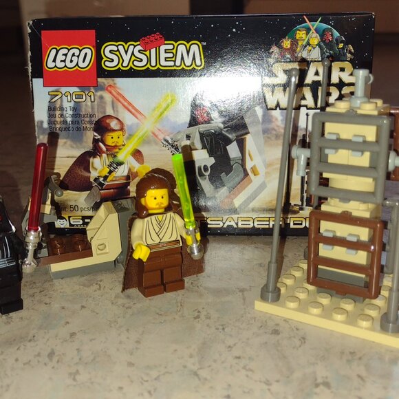Like New Lego Star Wars Lightsaber Duel, Retired, w original box & instructions - Picture 5 of 10